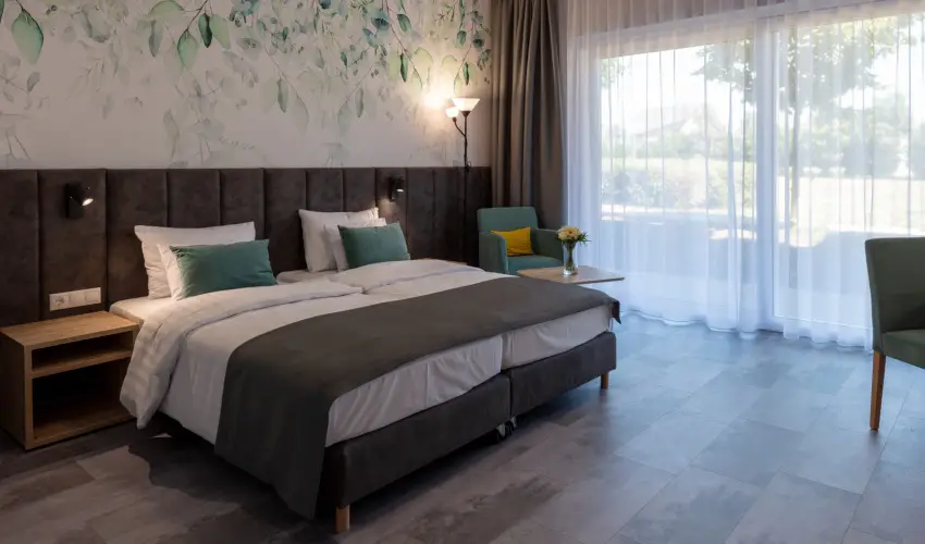 Szpia Bio & Art Hotel Zsmbk - Augusztus 20.