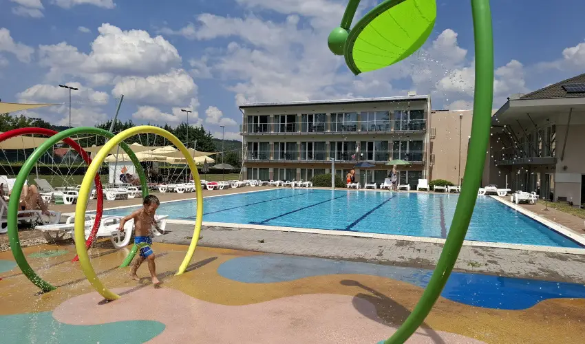 Sz�pia Bio & Art Hotel Zs�mb�k - Augusztus 20. - teljes el�refizet�ssel (min. 2 �j)