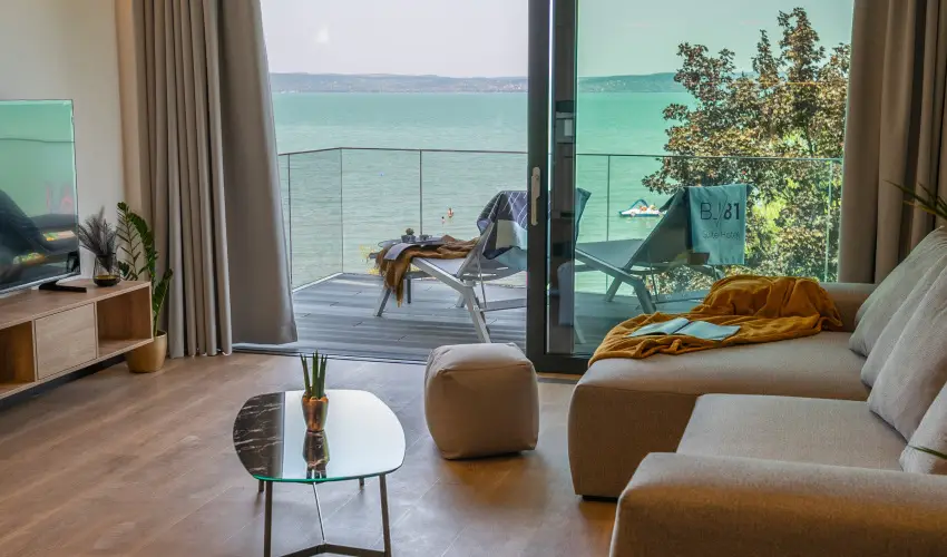 BJ81 Suite Hotel Sifok - Augusztus 20. - teljes elrefizetssel (min. 3 j)