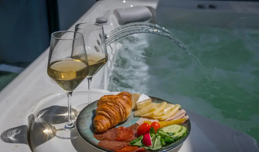 BJ81 Suite Hotel Sifok - Augusztus 20. - teljes elrefizetssel (min. 3 j)