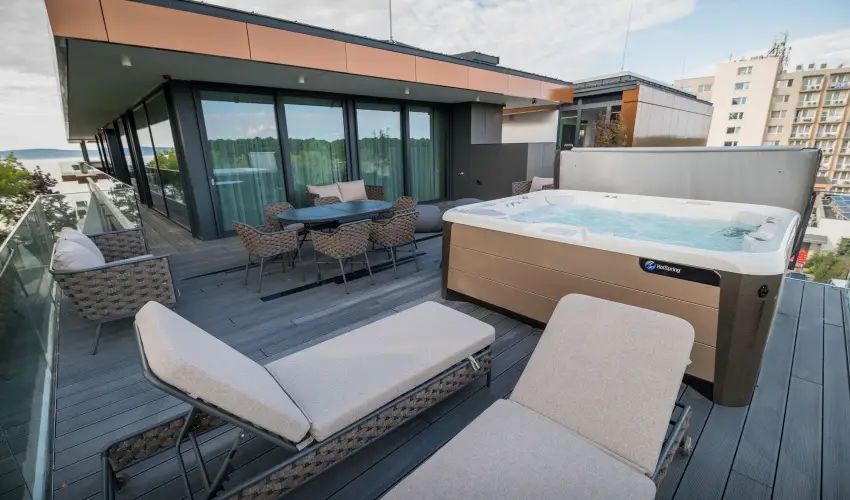 BJ81 Suite Hotel Sifok - Augusztus 20. - teljes elrefizetssel (min. 3 j)