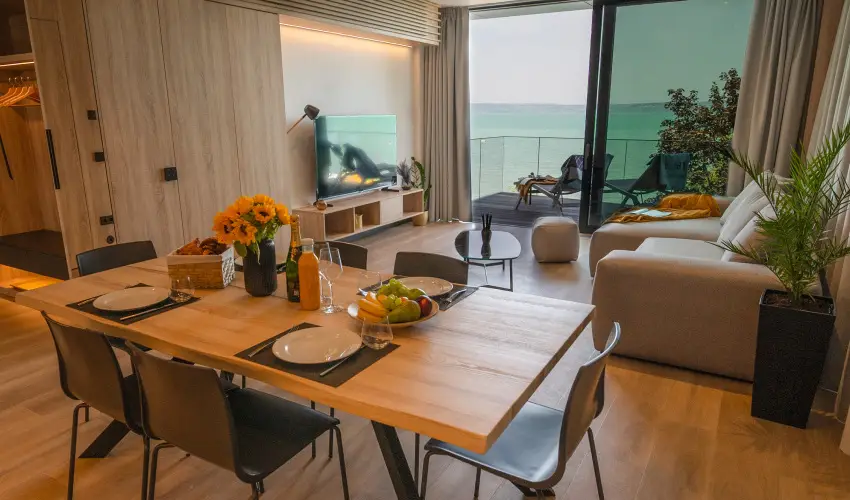 BJ81 Suite Hotel Sifok - Augusztus 20. - teljes elrefizetssel (min. 3 j)