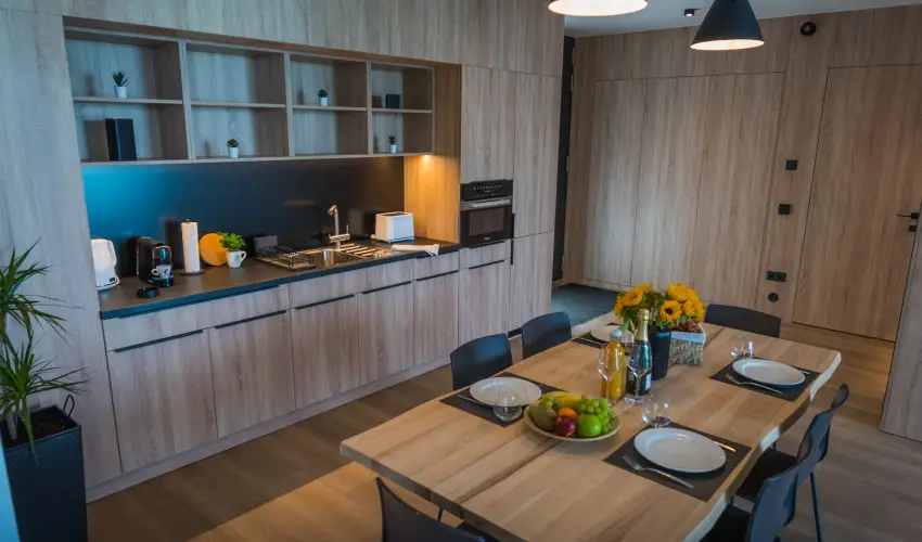 BJ81 Suite Hotel Sifok - Augusztus 20. - teljes elrefizetssel (min. 3 j)