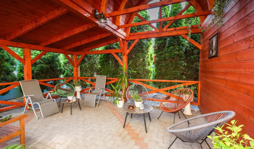 Bogl�rka Panzi�-�tterem  Mez�k�vesd - Augusztus 20. (min. 3 �j)