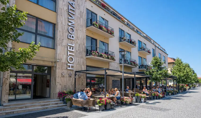 Bonvital Wellness & Gastro Hotel H�v�z H�v�z - Augusztus 20. - teljes el�refizet�ssel (min. 2 �j)