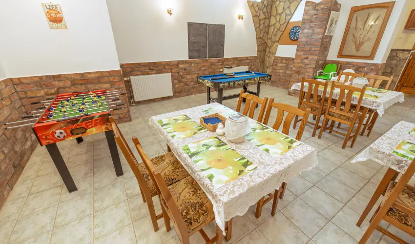 Borb�la Vend�gh�z Gyenesdi�s - Augusztus 20. (min. 2 �j)