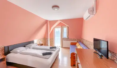 Borb�la Vend�gh�z Gyenesdi�s