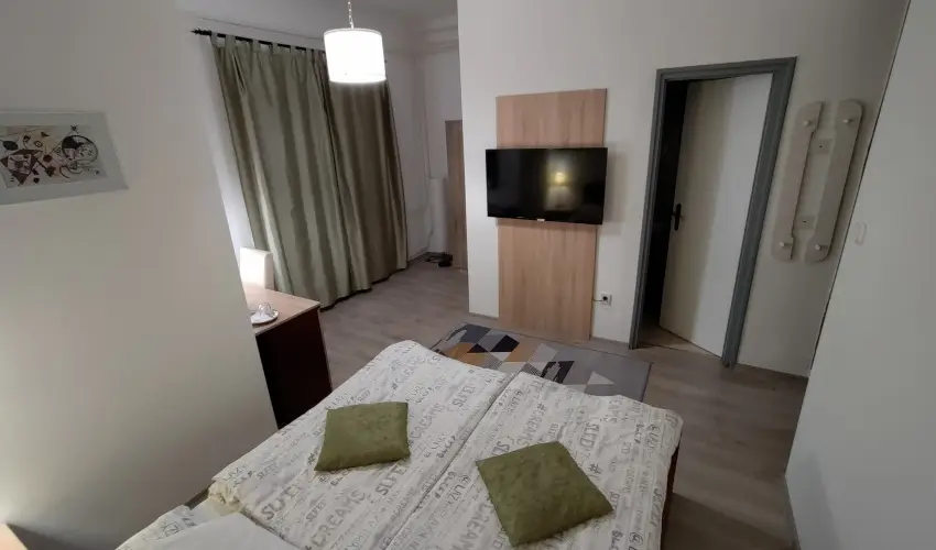 Borka Panzi Pardfrd - Augusztus 20. (min. 2 j)