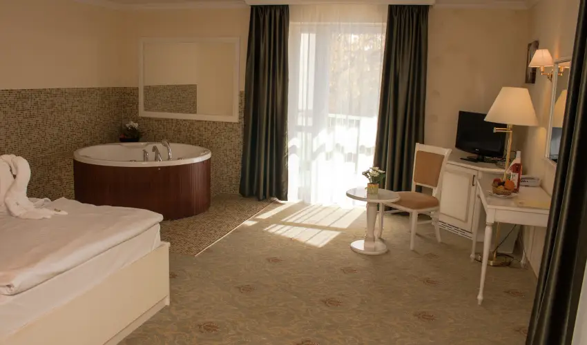 Calimbra Konferencia & Wellness Hotel Miskolctapolca - Augusztus 20. (min. 2 �j)