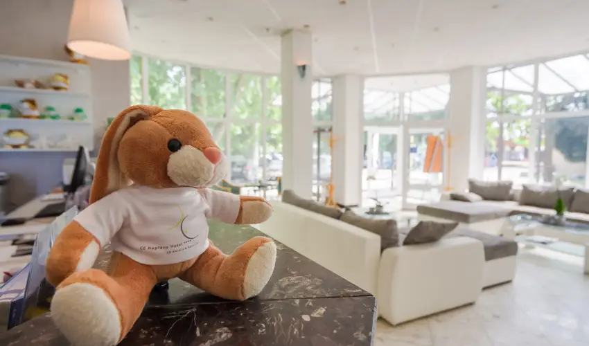 CE Napf�ny Hotel  Si�fok - Augusztus 20.