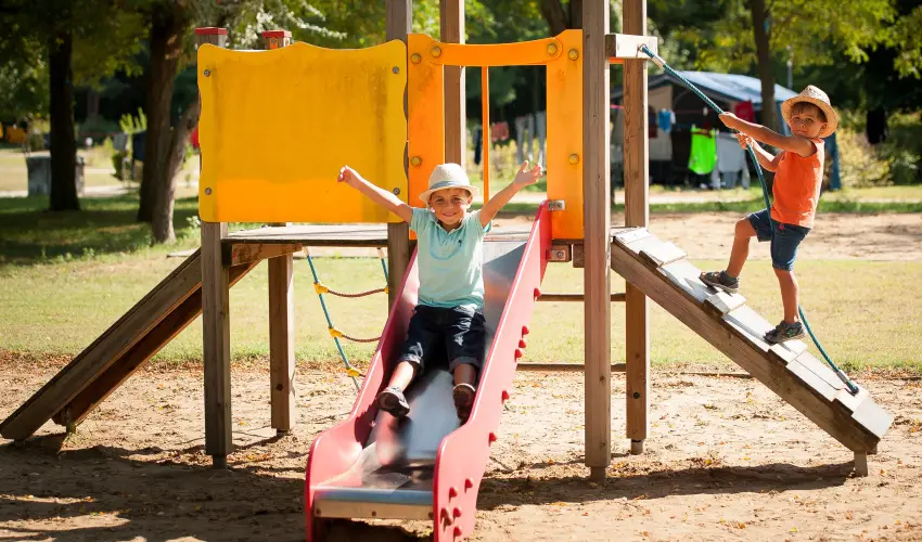 Cegl�df�rd� Apartmanpark �s Kemping Cegl�d - Augusztus 20. (min. 2 �j)