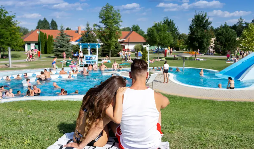 Cegl�df�rd� Apartmanpark �s Kemping Cegl�d - Augusztus 20. (min. 2 �j)