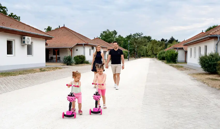 Cegl�df�rd� Apartmanpark �s Kemping Cegl�d - Augusztus 20. (min. 2 �j)