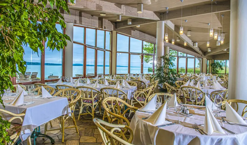 Club Tihany Hotel Tihany - Augusztus 20. (min. 2 j)