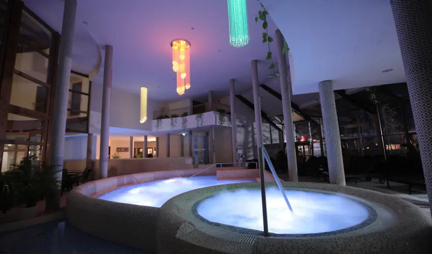 Colosseum Wellness Hotel Mrahalom - Augusztus 20. (min. 3 j)