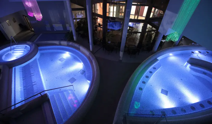 Colosseum Wellness Hotel Mrahalom - Augusztus 20. (min. 3 j)