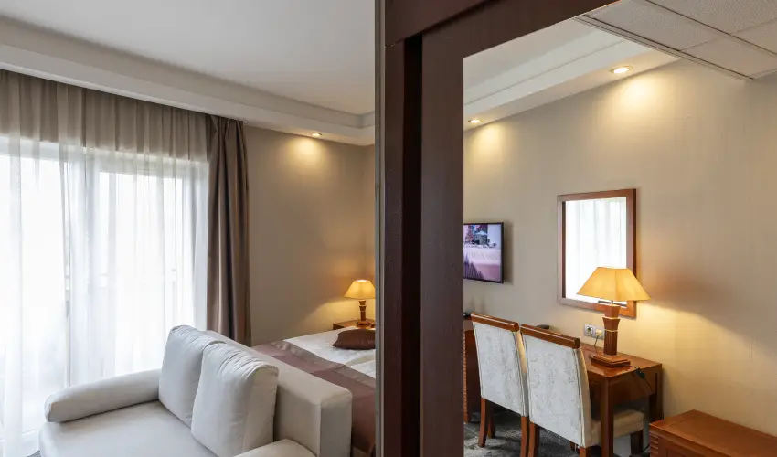 Colosseum Wellness Hotel Mrahalom - Augusztus 20. (min. 3 j)