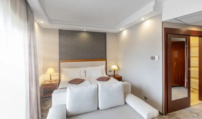 Colosseum Wellness Hotel Mrahalom - Augusztus 20. (min. 3 j)