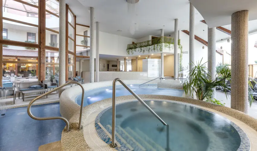 Colosseum Wellness Hotel Mrahalom - Augusztus 20. (min. 3 j)