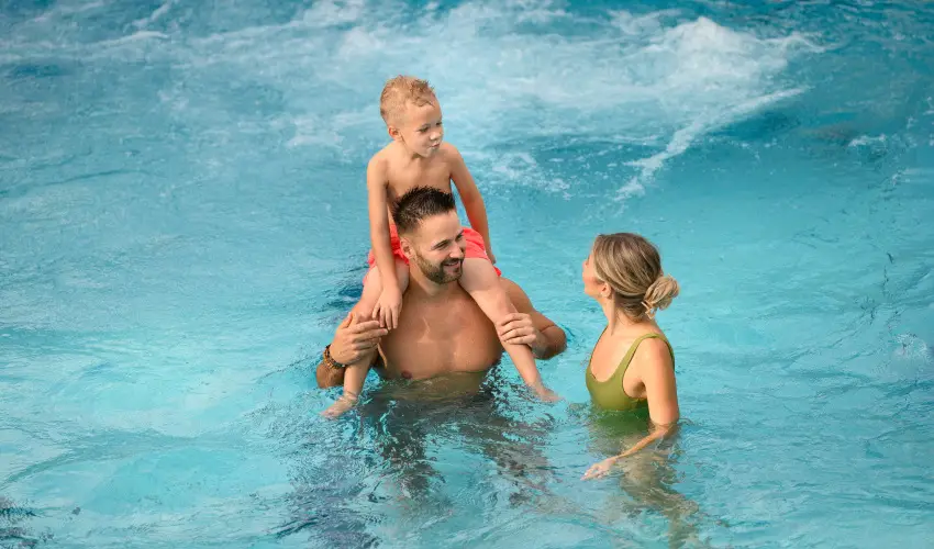 Colosseum Wellness Hotel M�rahalom - Augusztus 20. - teljes el�refizet�ssel (min. 3 �j)