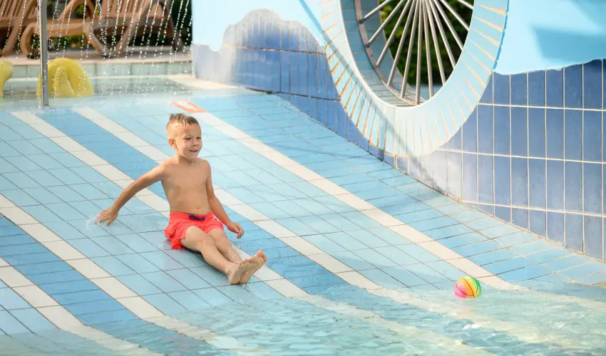 Colosseum Wellness Hotel M�rahalom - Augusztus 20. - teljes el�refizet�ssel (min. 3 �j)