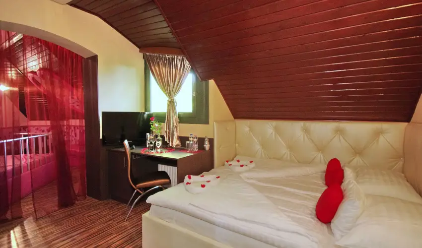 Corvin Hotel Gyula - Augusztus 20.