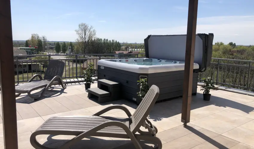 Solaris Apartman & Resort Cserkesz�l� - Augusztus 20. 