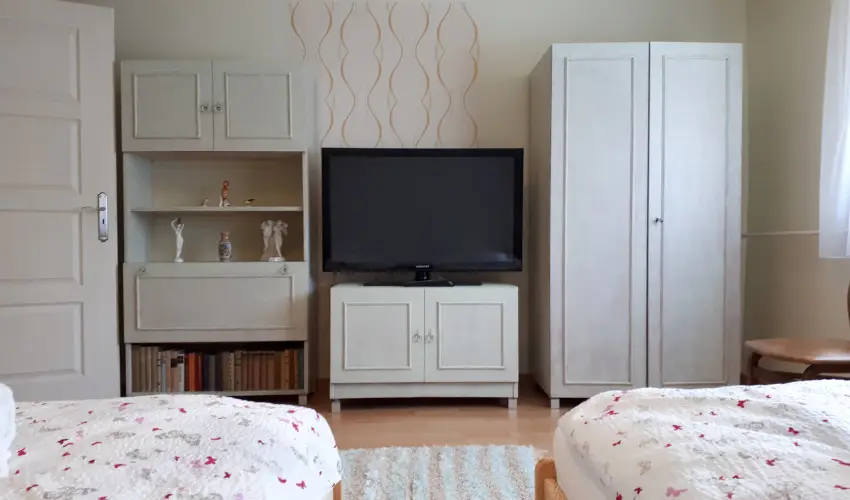 Cs�ka Apartman P�pa - Augusztus 20. (min. 4 �j)