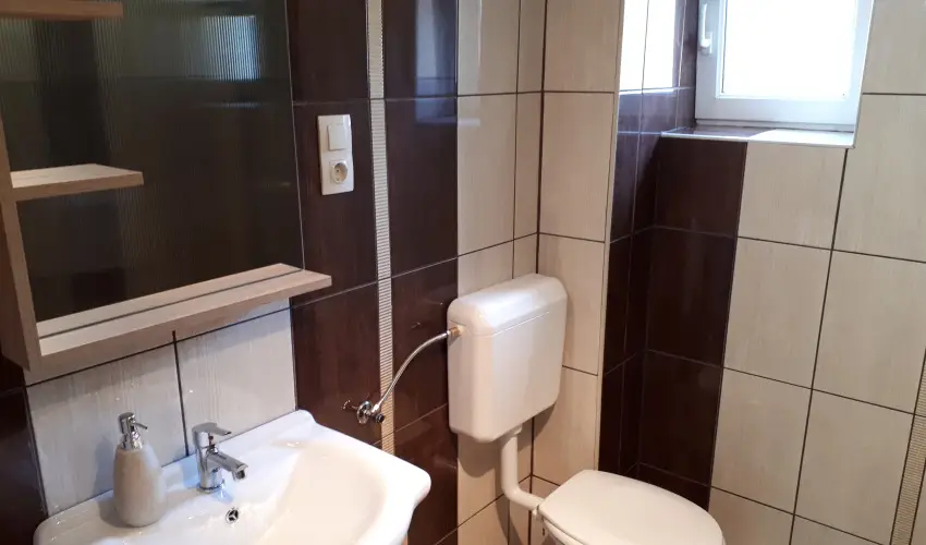 Cs�ka Apartman P�pa - Augusztus 20. (min. 4 �j)