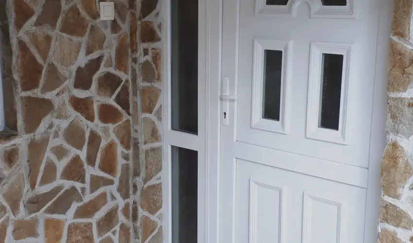 Cs�ka Apartman P�pa - Augusztus 20. (min. 4 �j)