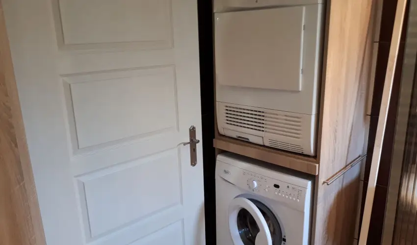 Cs�ka Apartman P�pa - Augusztus 20. (min. 4 �j)