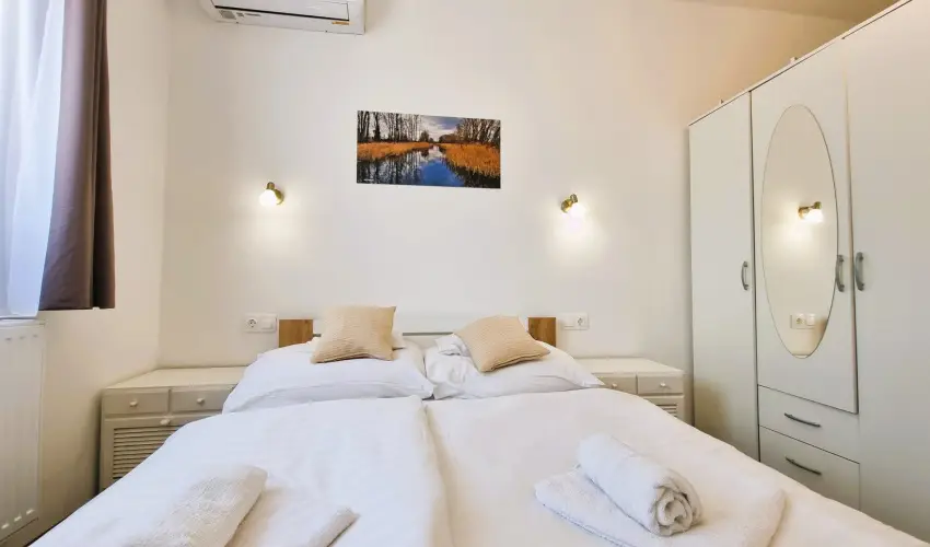 Duna-Beach Apartman Kimle - Augusztus 20. (min. 2 j)