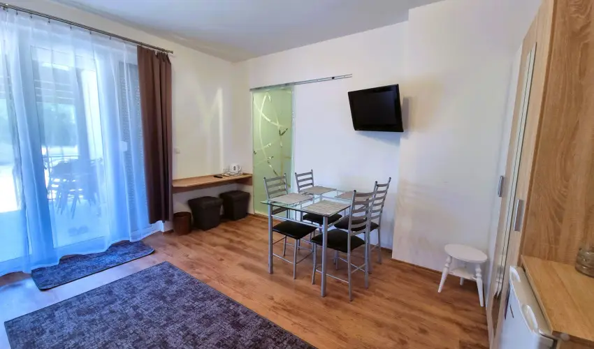 Duna-Beach Apartman Kimle - Augusztus 20. (min. 2 j)