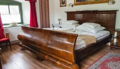 Edvy Malom Fogad� �s Barokk Udvarh�z P�pa