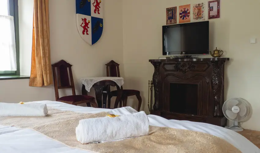 Edvy Malom Fogad� �s Barokk Udvarh�z P�pa - Augusztus 20. (min. 2 �j)