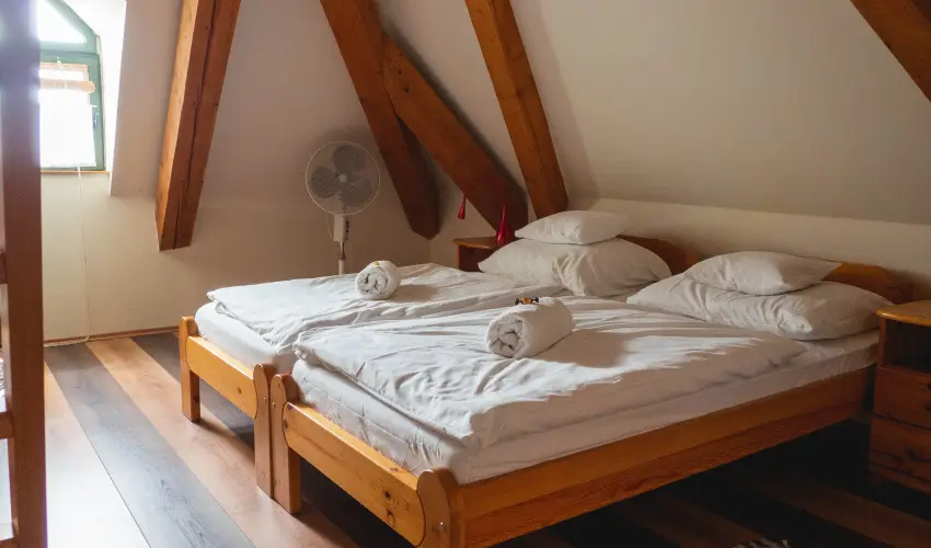 Edvy Malom Fogad� �s Barokk Udvarh�z P�pa - Augusztus 20. (min. 2 �j)