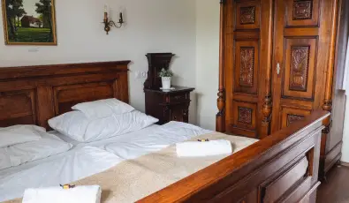 Edvy Malom Fogad� �s Barokk Udvarh�z P�pa