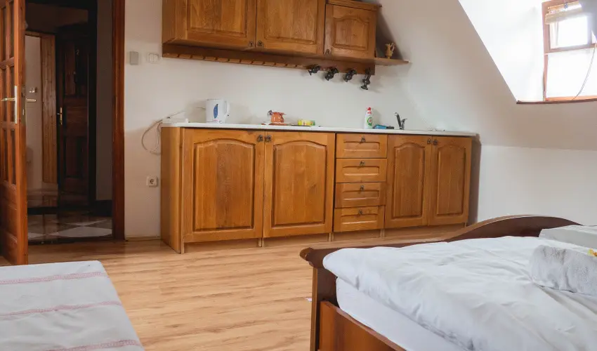 Edvy Malom Fogad� �s Barokk Udvarh�z P�pa - Augusztus 20. (min. 2 �j)