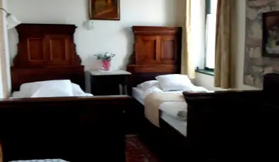 Edvy Malom Fogad� �s Barokk Udvarh�z P�pa