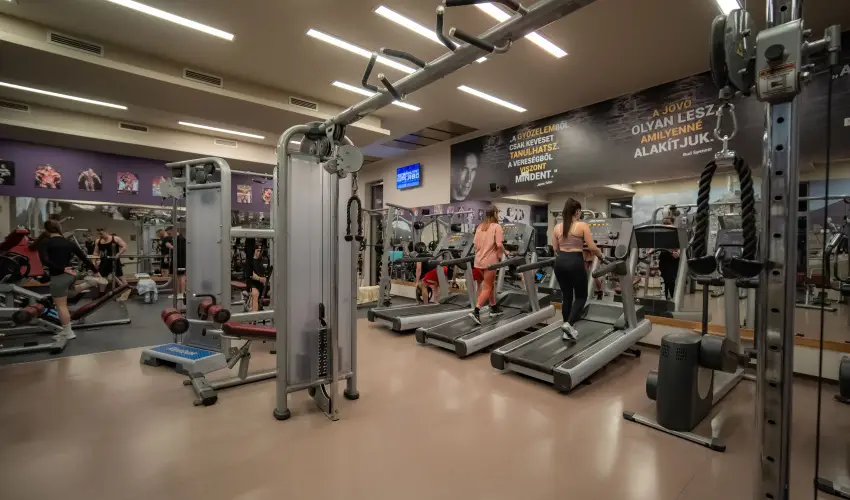 Eleven Business & Sport Hotel Jszrokszlls - Augusztus 20.