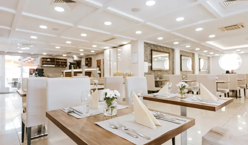 Elixr Medical Wellness Hotel Mrahalom - Augusztus 20. (min. 2 j)