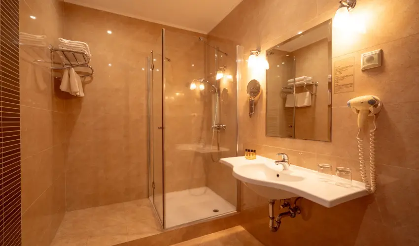 Elizabeth Hotel Gyula - Augusztus 20. (min. 3 �j)