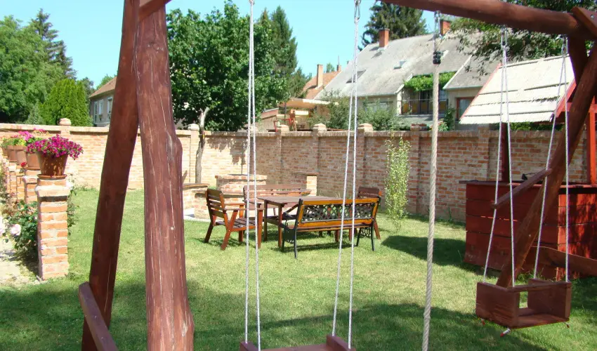 EMAN Apartmanh�z S�rv�r S�rv�r - Augusztus 20. (min. 2 �j)