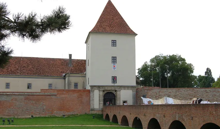 EMAN Apartmanh�z S�rv�r S�rv�r - Augusztus 20. (min. 2 �j)