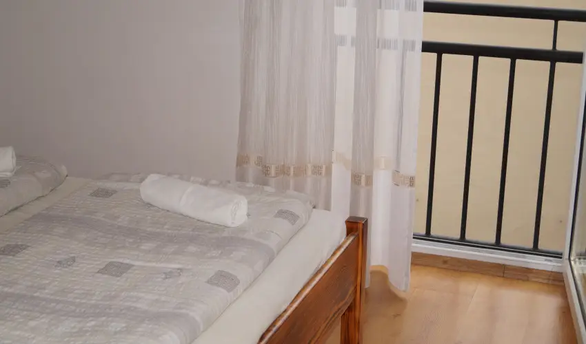 EMAN Apartmanh�z S�rv�r S�rv�r - Augusztus 20. (min. 2 �j)