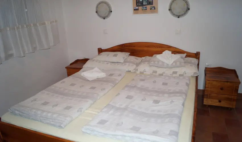 EMAN Apartmanh�z S�rv�r S�rv�r - Augusztus 20. (min. 2 �j)