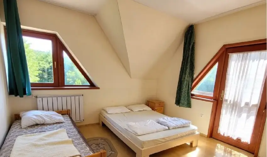 Szarvas Panzi� Erd�b�nye - Augusztus 20. (min. 2 �j)