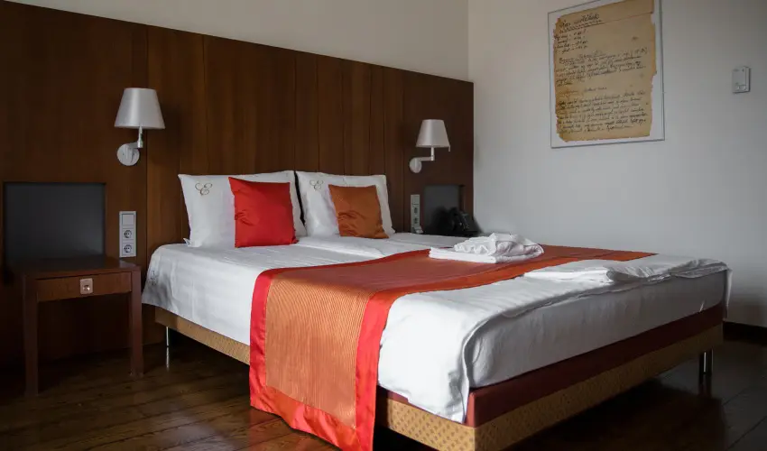 Erzsbet Nagy Szlloda Paks - Augusztus 20.