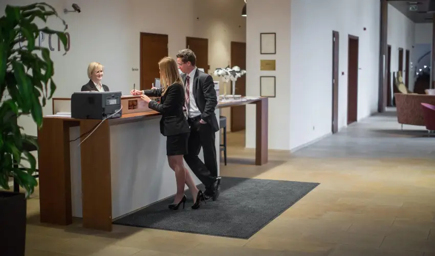 Erzsbet Nagy Szlloda Paks - Augusztus 20.