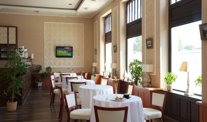 Erzsbet Kirlyn Szlloda Gdll - Augusztus 20. 